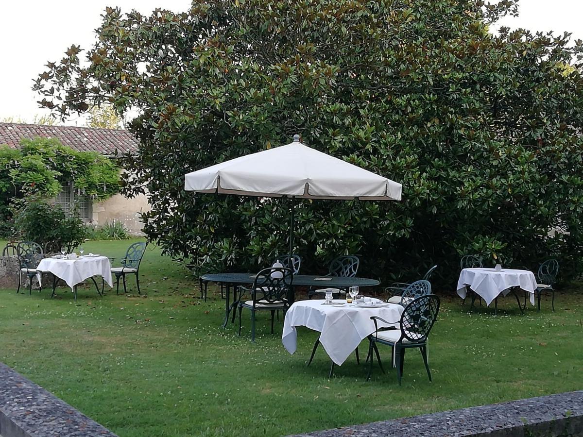 Saint-Fort-sur-Gironde Chateau Des Salles מראה חיצוני תמונה